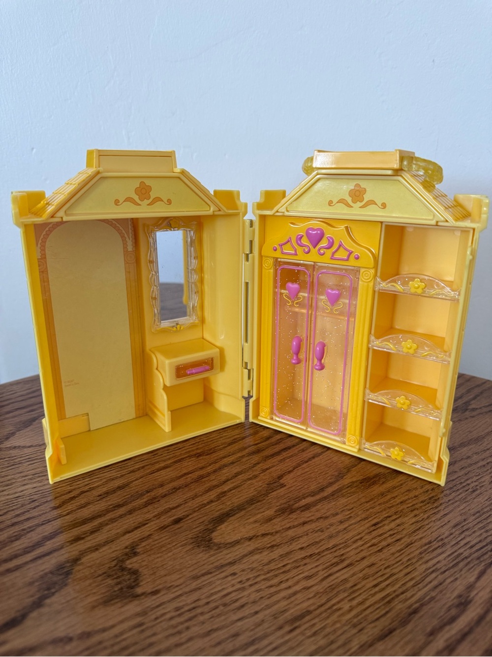 Disney Snow White Yellow Fold-Out Doll Closet Playset with Pink Accents